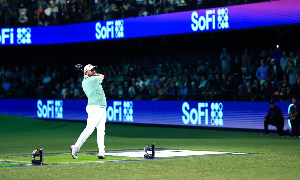 李璇：同事说中国足球跟拼夕夕砍一刀很像，看着一定行总会差一点.